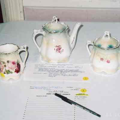Questers Tea Set
