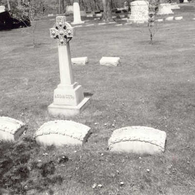 Lake Forest Cemetery