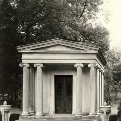 Jelke family mausoleum