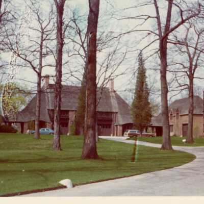 900 Armour Dr.