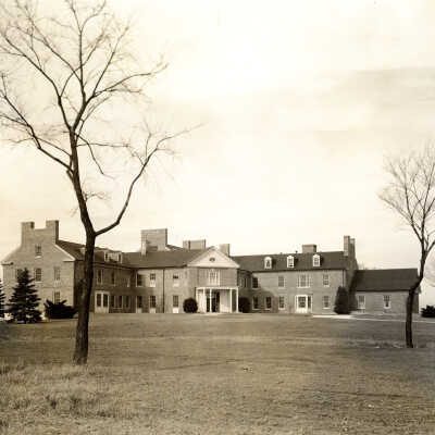 Lake Forest Hospital exterior