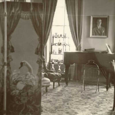 Quinlan "The Evergreens" piano