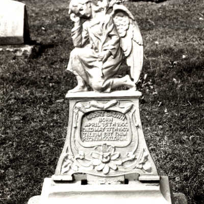 Lake Forest Cemetery