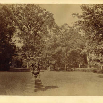 Devillo R. Holt Garden: "The Homestead"