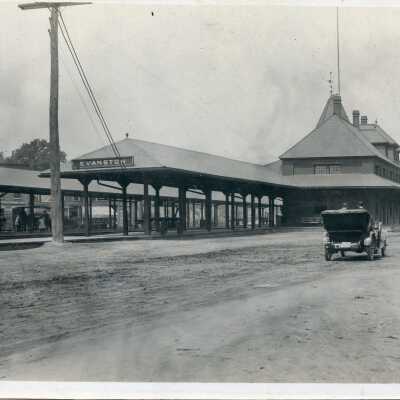 Evanston train station