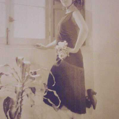 Portrait of young woma
