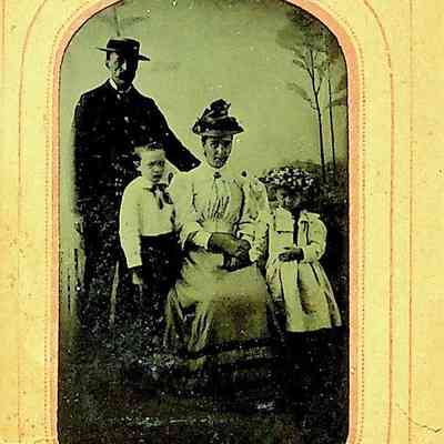 Unidentified photo