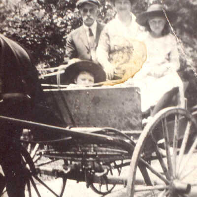 Wagon with family