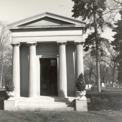 Lake Forest Cemetery