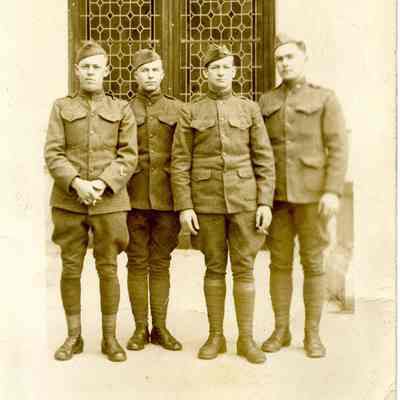 Unidentified servicemen, WWI