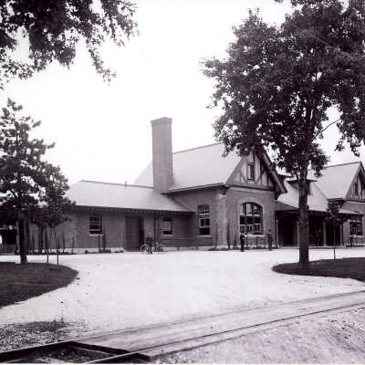 Lake Forest Train Station
