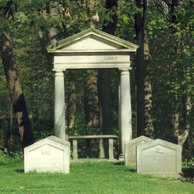 Lake Forest Cemetery