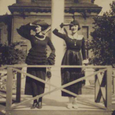 Dolly Sisters visit Great Lakes Naval Training Center