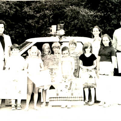 Police officer with children