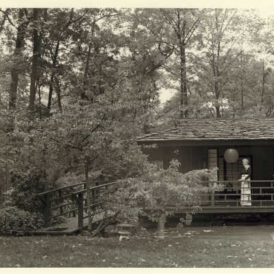 900 East Illinois Road