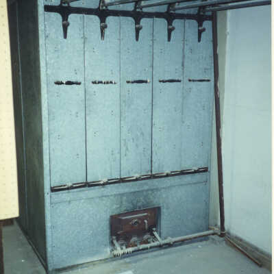 "Scientific Dryer" with drying rack, front view