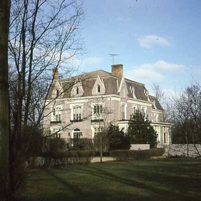 888 East Deerpath