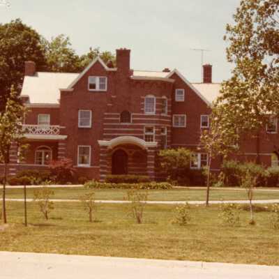 1080 Ashlawn Dr.
