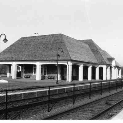 Lake Forest Train Station (Milwaukee, 3)