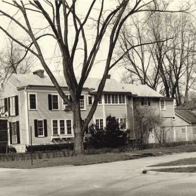 437 North Green Bay Road