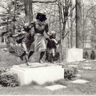 Lake Forest Cemetery