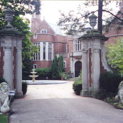 405 North Mayflower Place