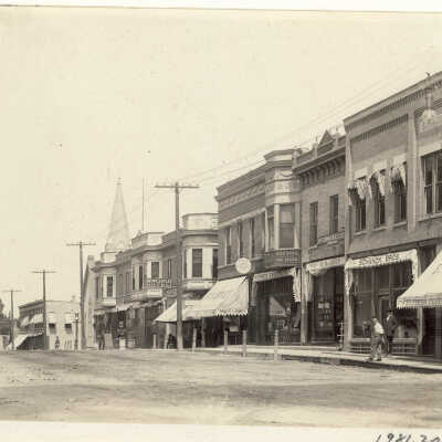 Milwaukee Avenue, Libertyville