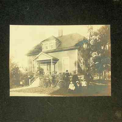 Unidentified photo