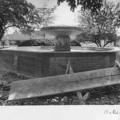 Market Square fountain