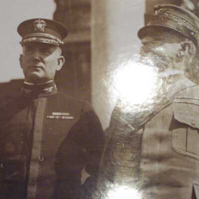 Portrait of 2 officers