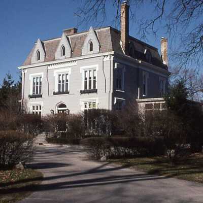 888 East Deerpath