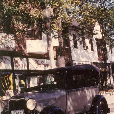 Antique car in Market Square