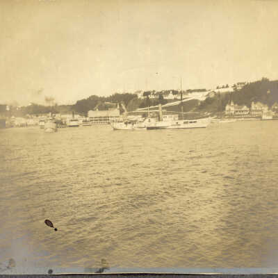 Copyright: Lake Forest-Lake Bluff Historical Society