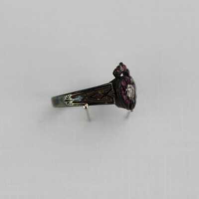 1982.98_ring_left