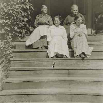 Grandma McAtee - Blanche Proffett - Mae Fleming and Mother