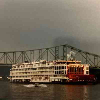 “Mississippi Queen” Steamboat
