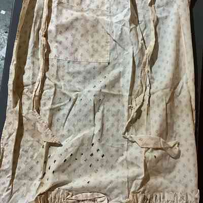 Patterned Apron and bonnet