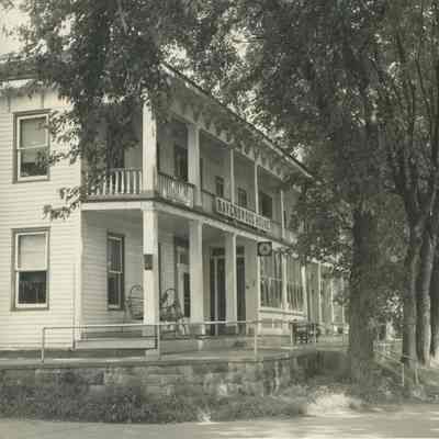 Ravenswood House Hotel