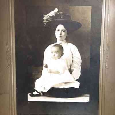 Helen Fowler and Baby Betty 1910