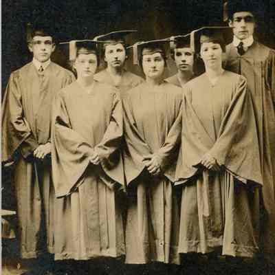 Ravenswood H.S. class 1918