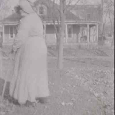 Mother in Sunbonnett