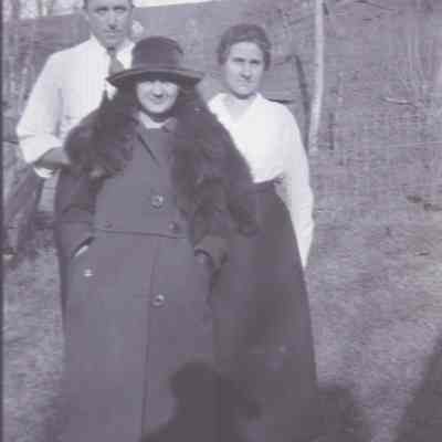 Franklin Mart Chambers, Ethel Wright Pickens (in fur)
