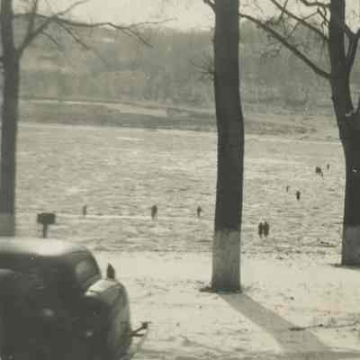 People Walking Across the Ohio River 1940