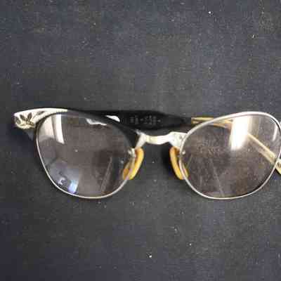 Dr. Kelly Prescription Bifocals and Case