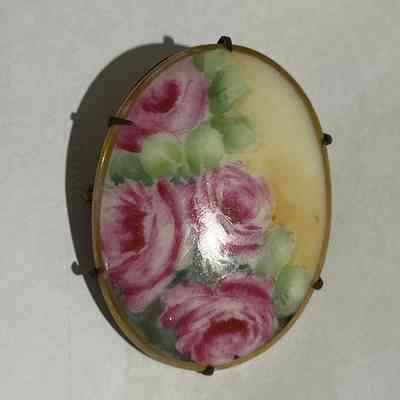 Oval floral Brooch