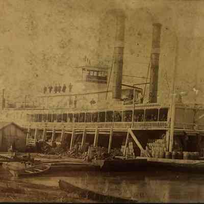 “Heeling Andes” Steamboat