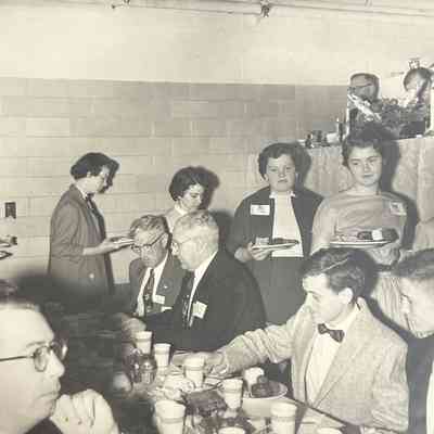 $5 Banquet Food Service Line