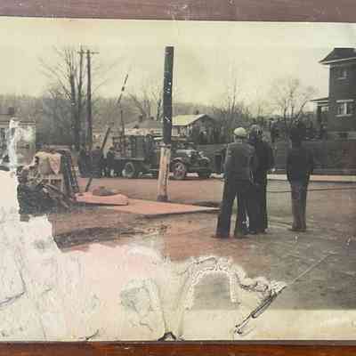 1937 Flood - Rescuers on Walnut Street
