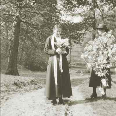 Blanche Proffitt, Flossie Cole
