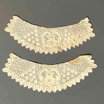 Lace Collars (Pair)